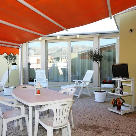 Holiday home Re Sole Vacanze - Esclusivo Attico M A R T E Con Spaziosissima Terrazza Solarium Attrezzata