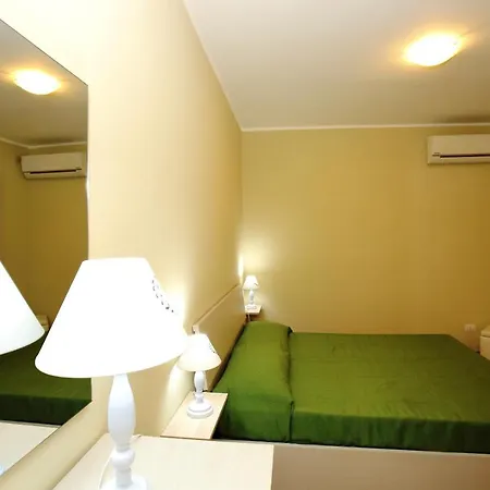 Re Sole Vacanze - Esclusivo Attico M A R T E Con Spaziosissima Terrazza Solarium Attrezzata Holiday home