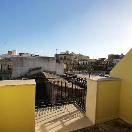 Re Sole Vacanze - Esclusivo Attico M A R T E Con Spaziosissima Terrazza Solarium Attrezzata Avola