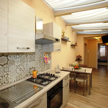 Re Sole Vacanze - Esclusivo Attico M A R T E Con Spaziosissima Terrazza Solarium Attrezzata בית נופש