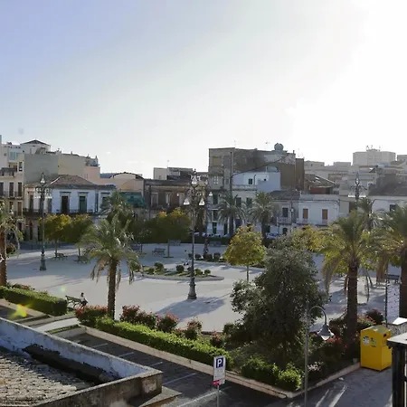 Hébergement de vacances Re Sole Vacanze - Esclusivo Attico M A R T E Con Spaziosissima Terrazza Solarium Attrezzata *