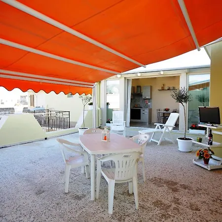 Re Sole Vacanze - Esclusivo Attico M A R T E Con Spaziosissima Terrazza Solarium Attrezzata Hébergement de vacances *