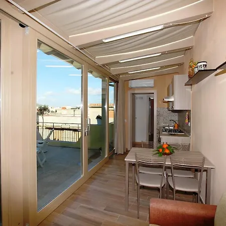 Re Sole Vacanze - Esclusivo Attico M A R T E Con Spaziosissima Terrazza Solarium Attrezzata Hébergement de vacances